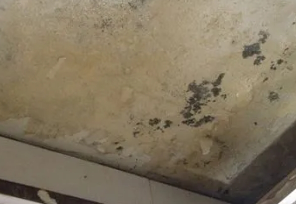 新郑阳台漏水维修公司分享下新郑卫生间渗水维修需要注意哪些问题。